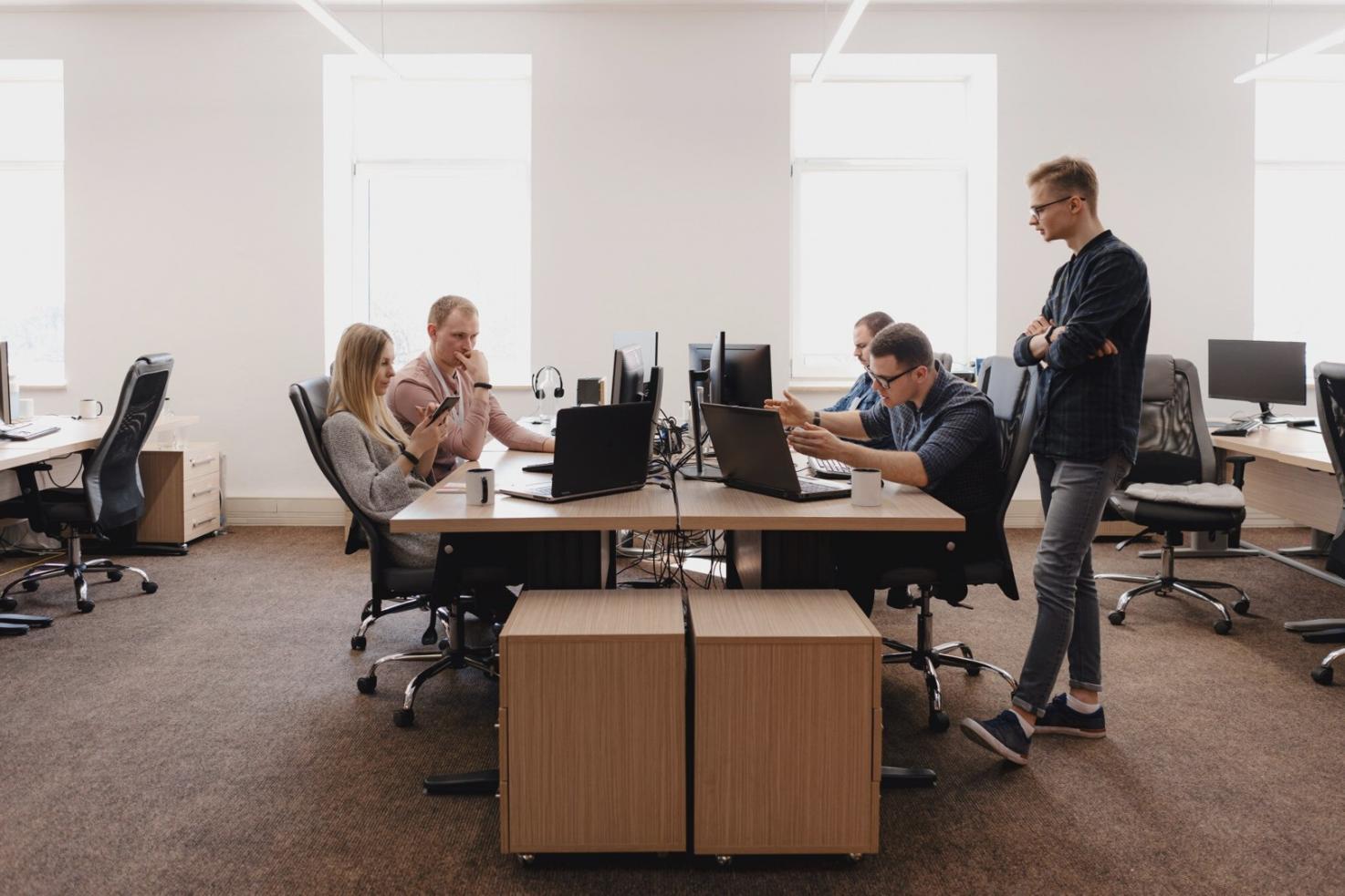 Detailansicht von Finanzplanungsunterlagen und Notizen